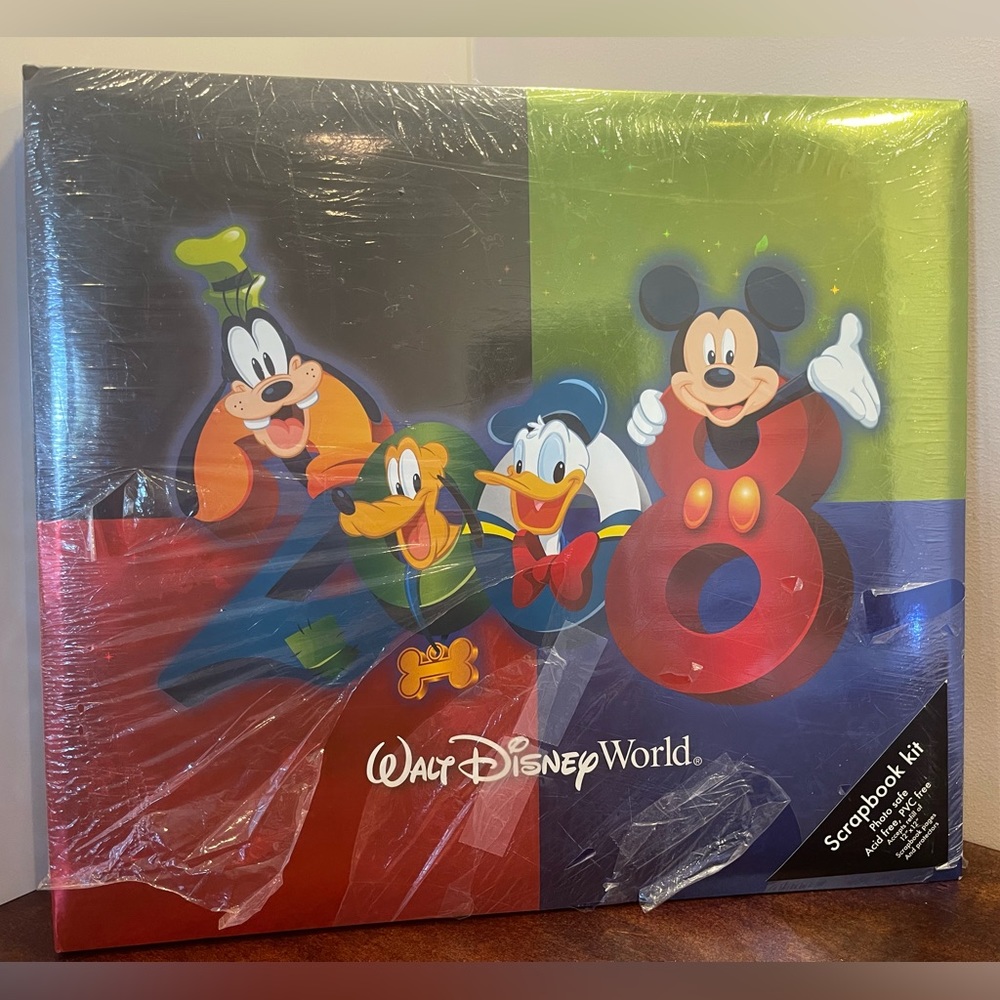 2008 Walt Disney 12 x 12 Scrapbook